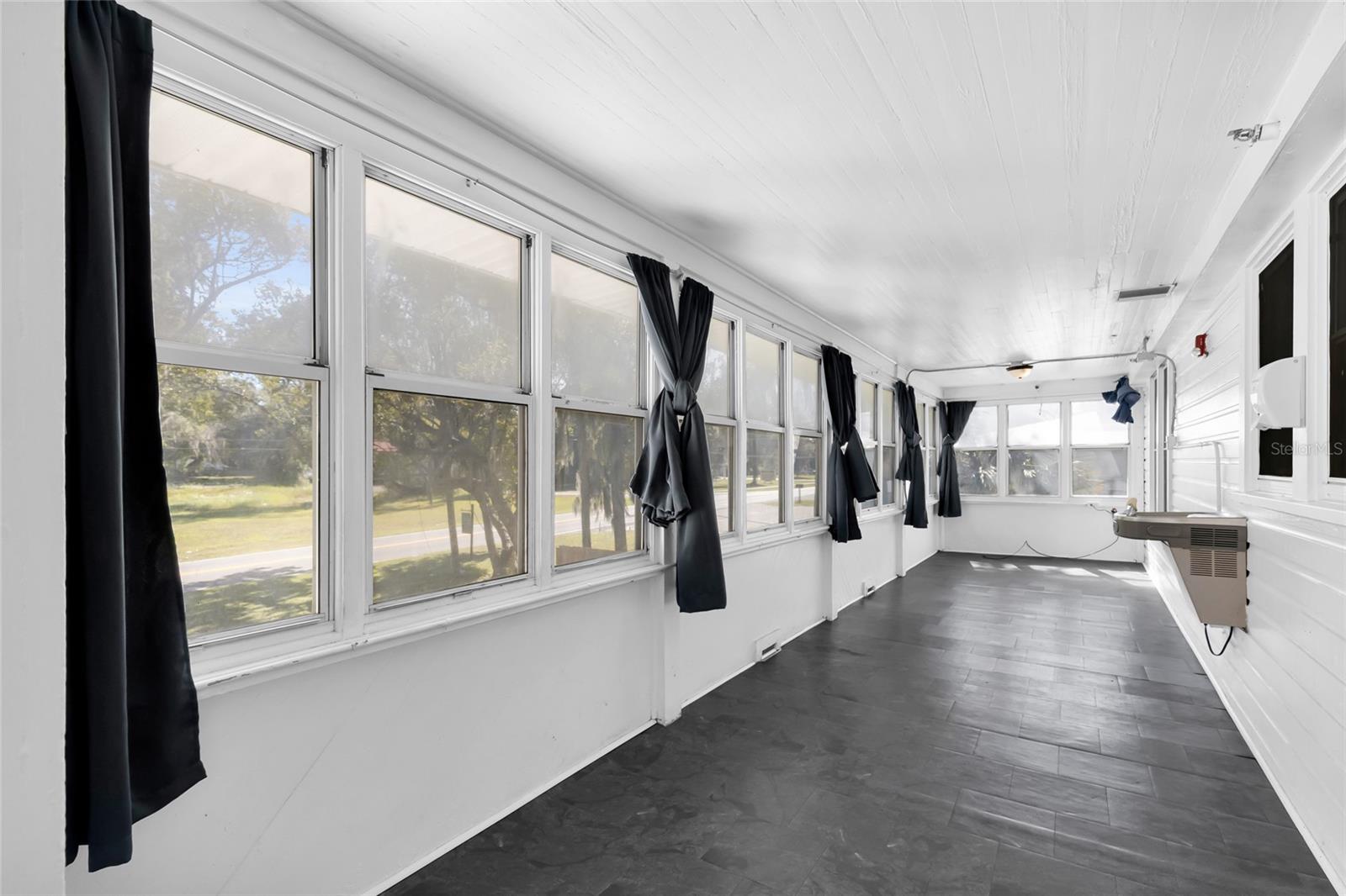 GRAPELAND TERRACE - Commercial Sale