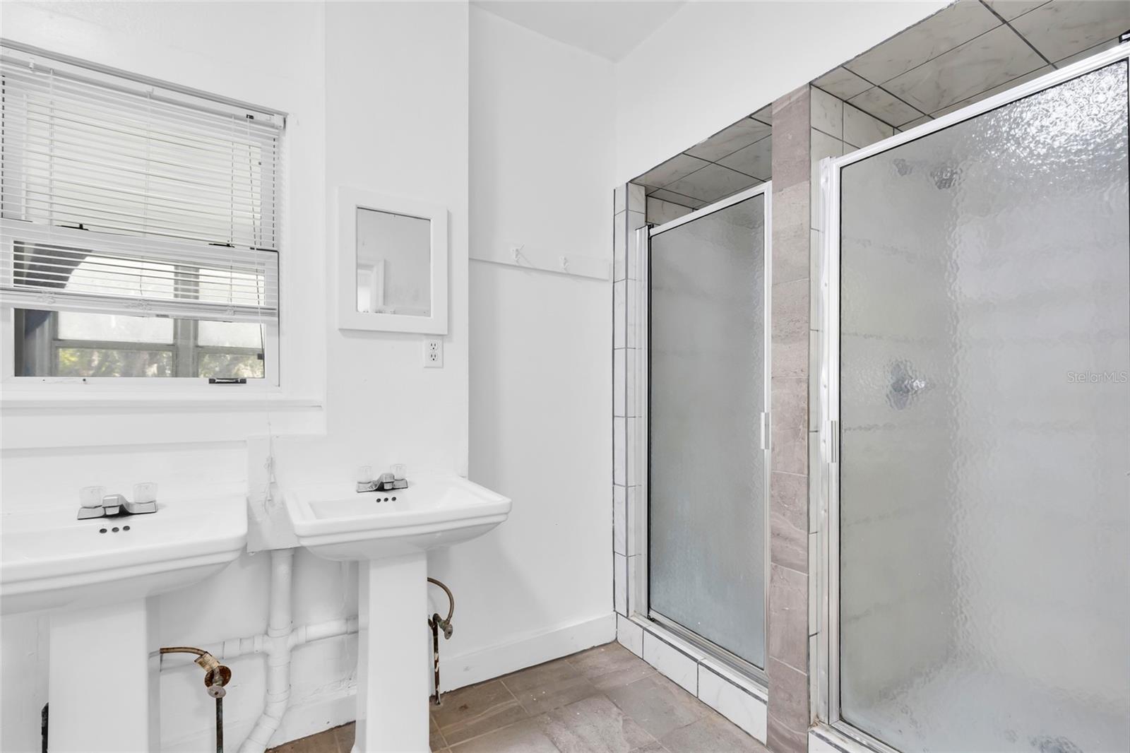 GRAPELAND TERRACE - Commercial Sale