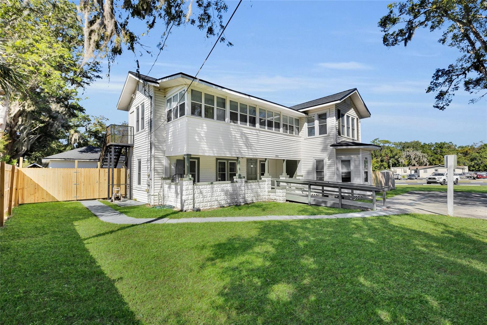 GRAPELAND TERRACE - Commercial Sale