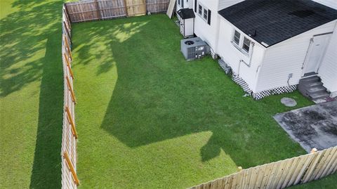 Tiny photo for 1920 NE 8th Road, Ocala, FL 34470 (MLS # OM712964)