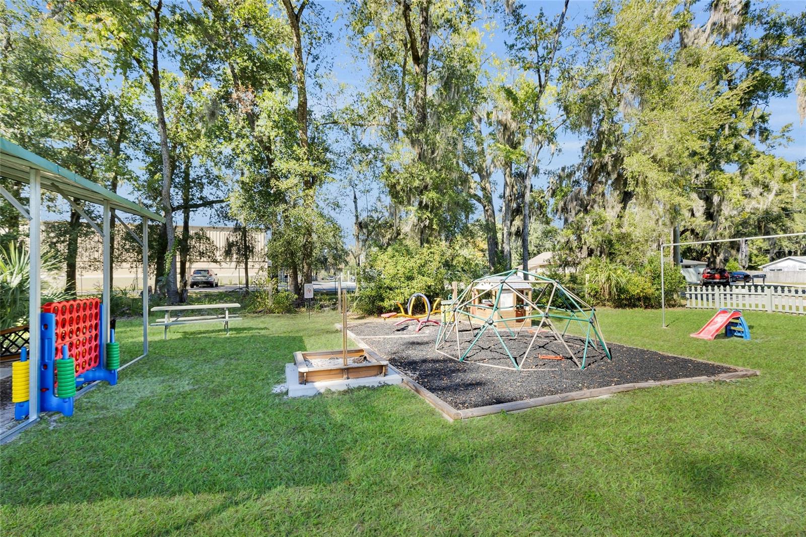 GRAPELAND TERRACE - Commercial Sale