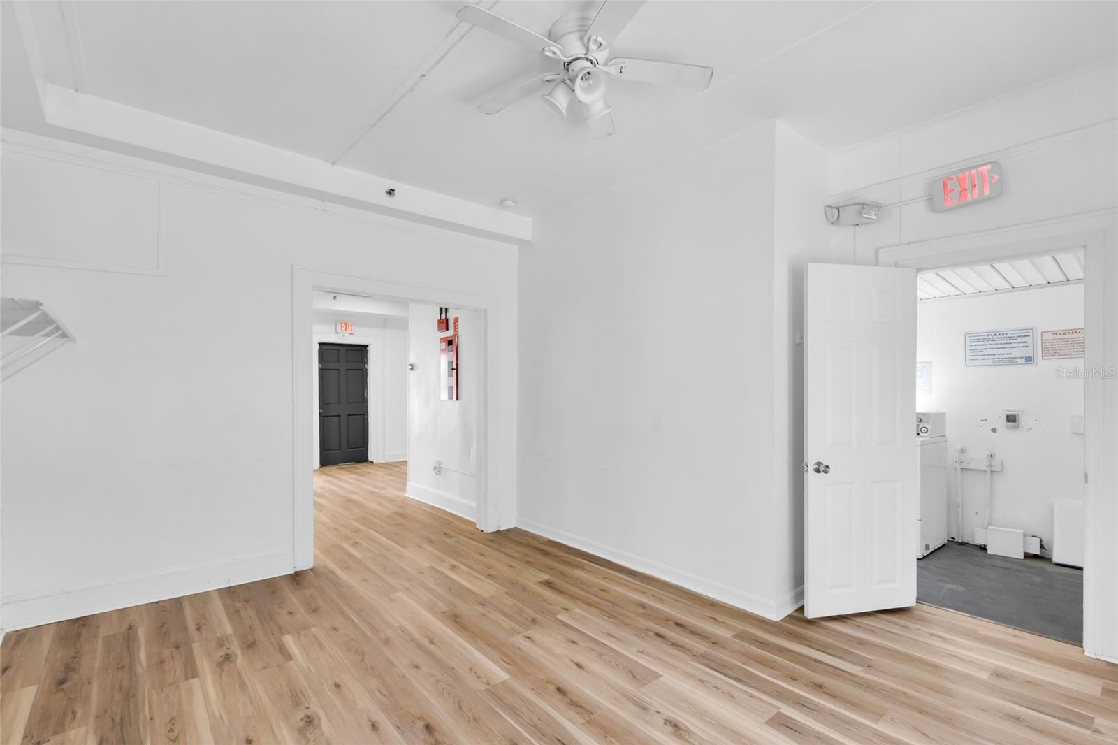 GRAPELAND TERRACE - Commercial Sale