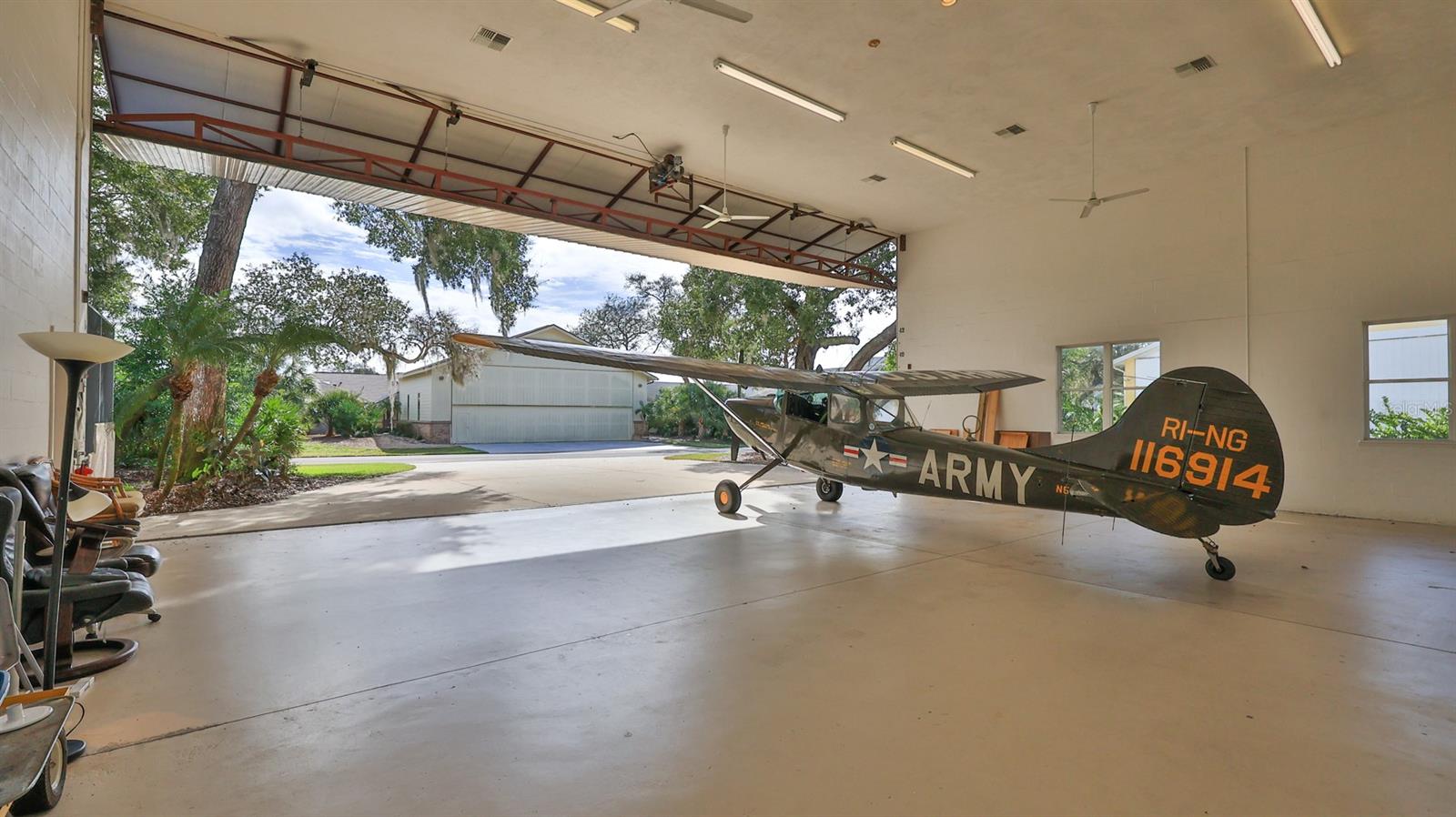 SPRUCE CREEK FLY IN - Residential