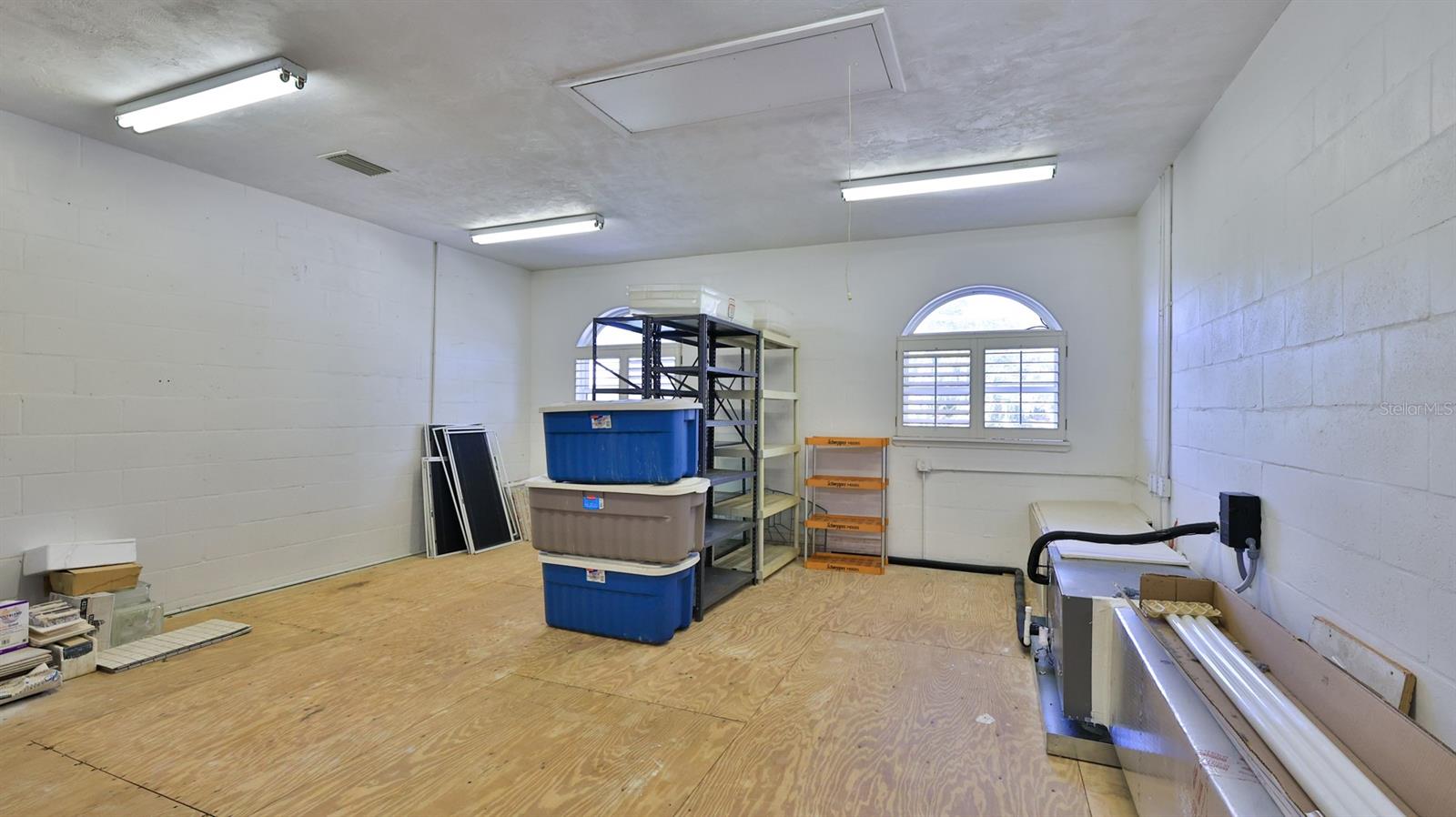 SPRUCE CREEK FLY IN - Residential