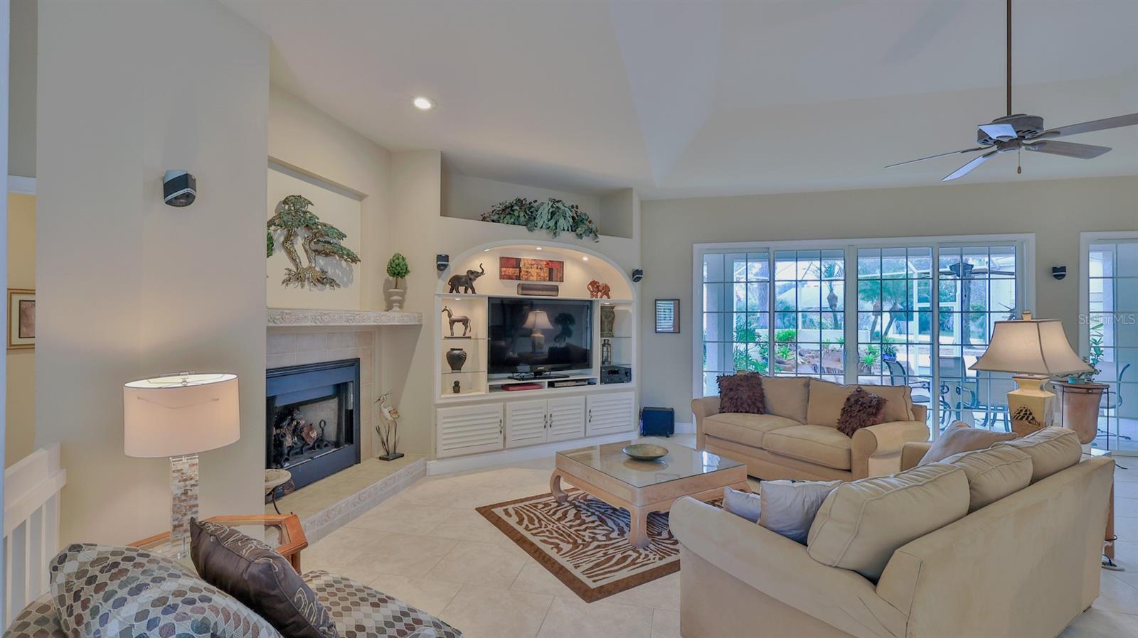 SPRUCE CREEK FLY IN - Residential