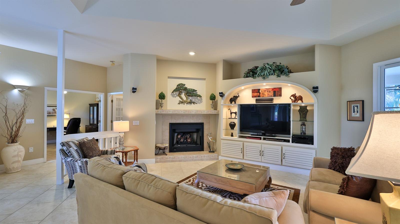 SPRUCE CREEK FLY IN - Residential