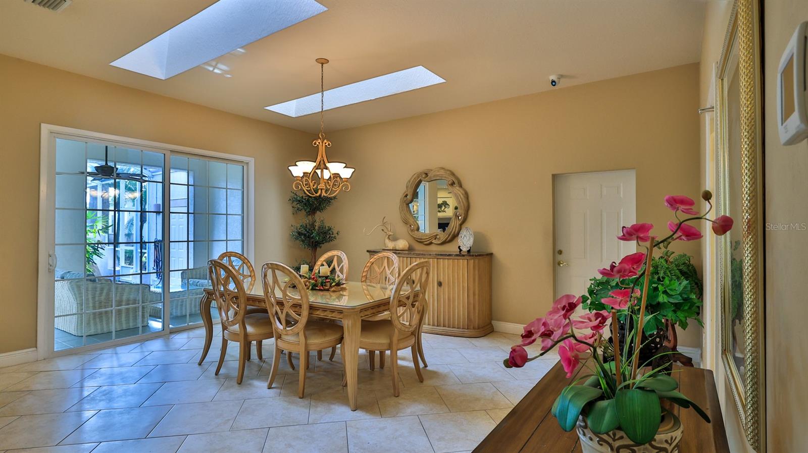 SPRUCE CREEK FLY IN - Residential