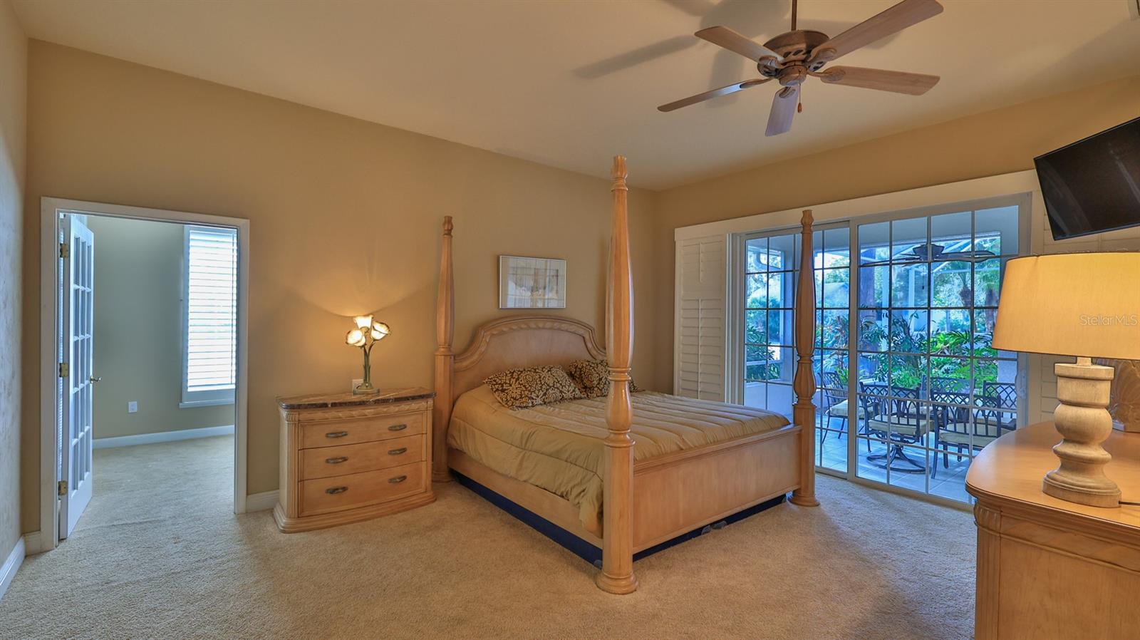 SPRUCE CREEK FLY IN - Residential