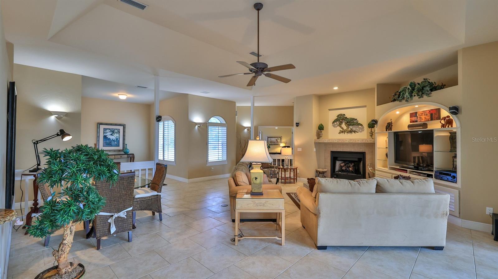 SPRUCE CREEK FLY IN - Residential