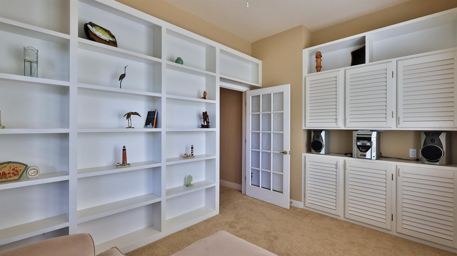 SPRUCE CREEK FLY IN - Residential