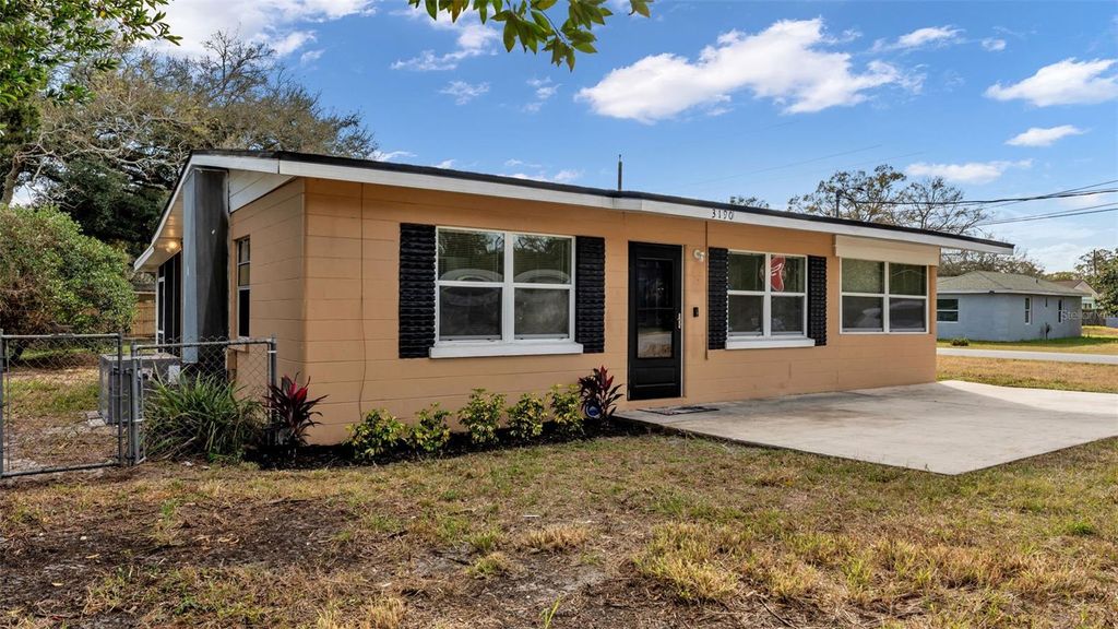 Photo of 3190 Avenue Q NW, Winter Haven, FL 33881 (MLS # L4958869)