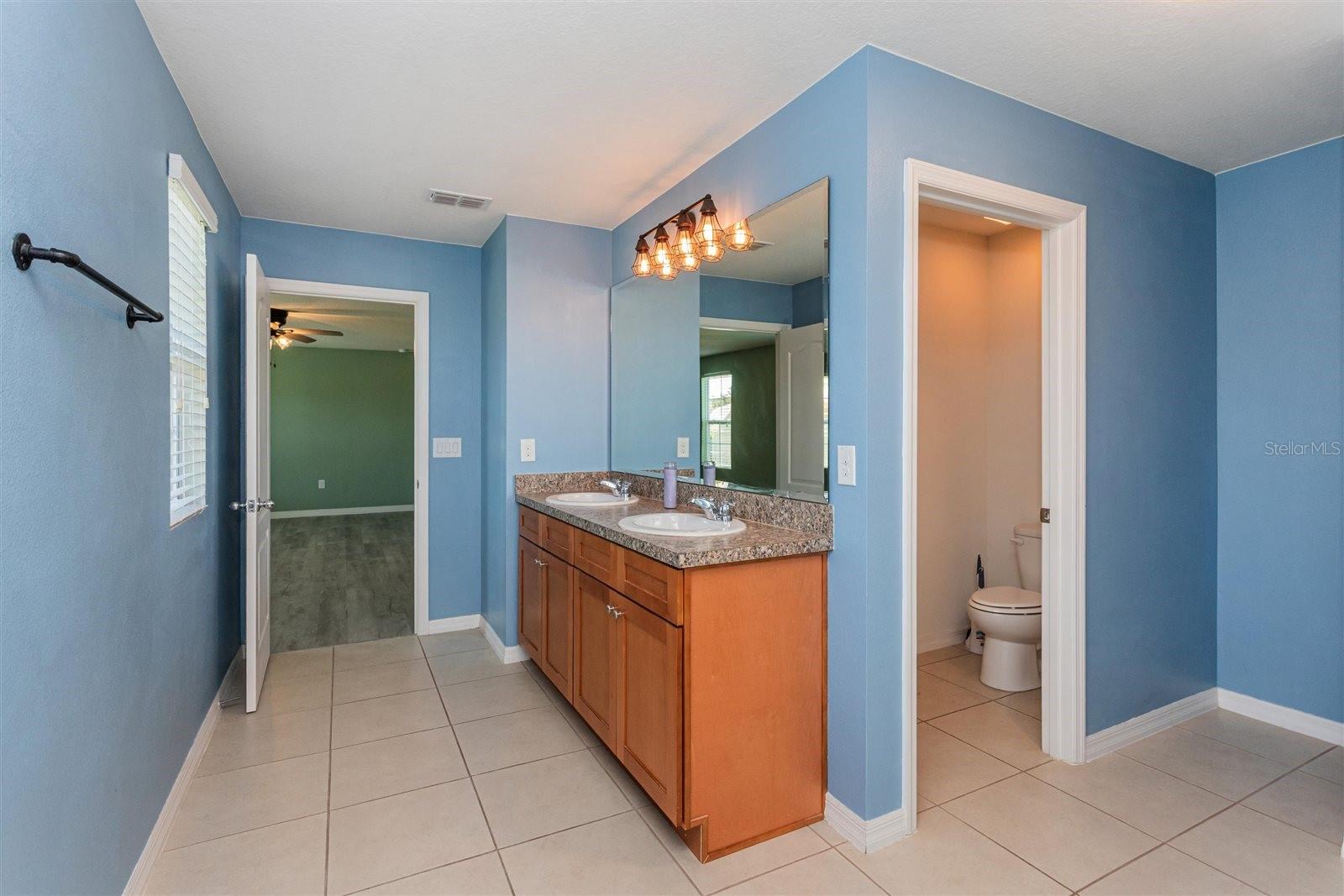 TAVARES LANE PARK RIDGE PH A - Residential Lease