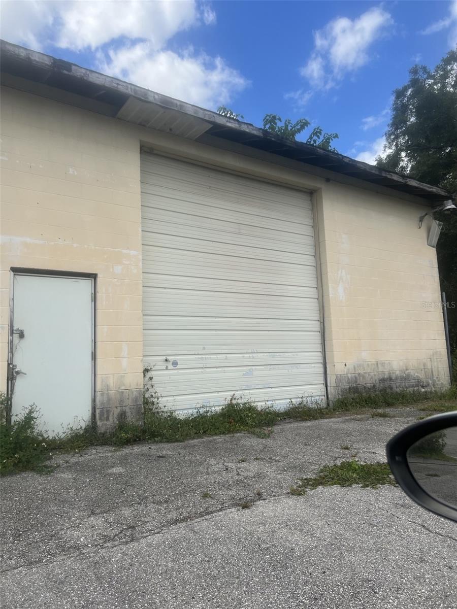 FORTY WEST INDUST PARK - Commercial Lease