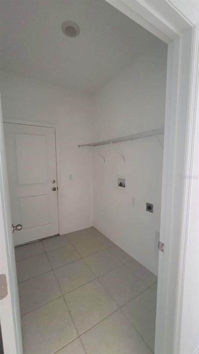 HAMPTON OAKS - Residential Lease