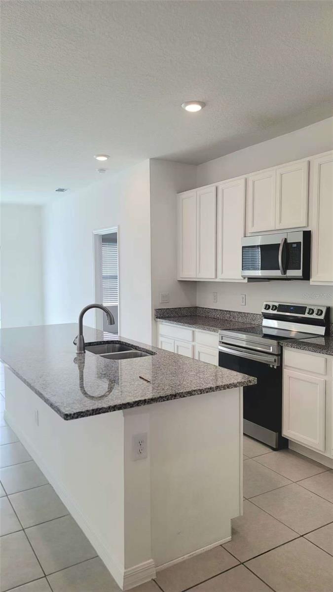 HAMPTON OAKS - Residential Lease