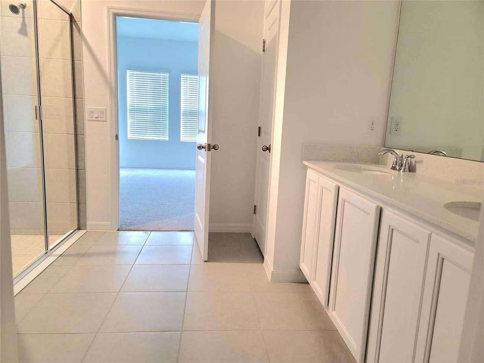 HAMPTON OAKS - Residential Lease