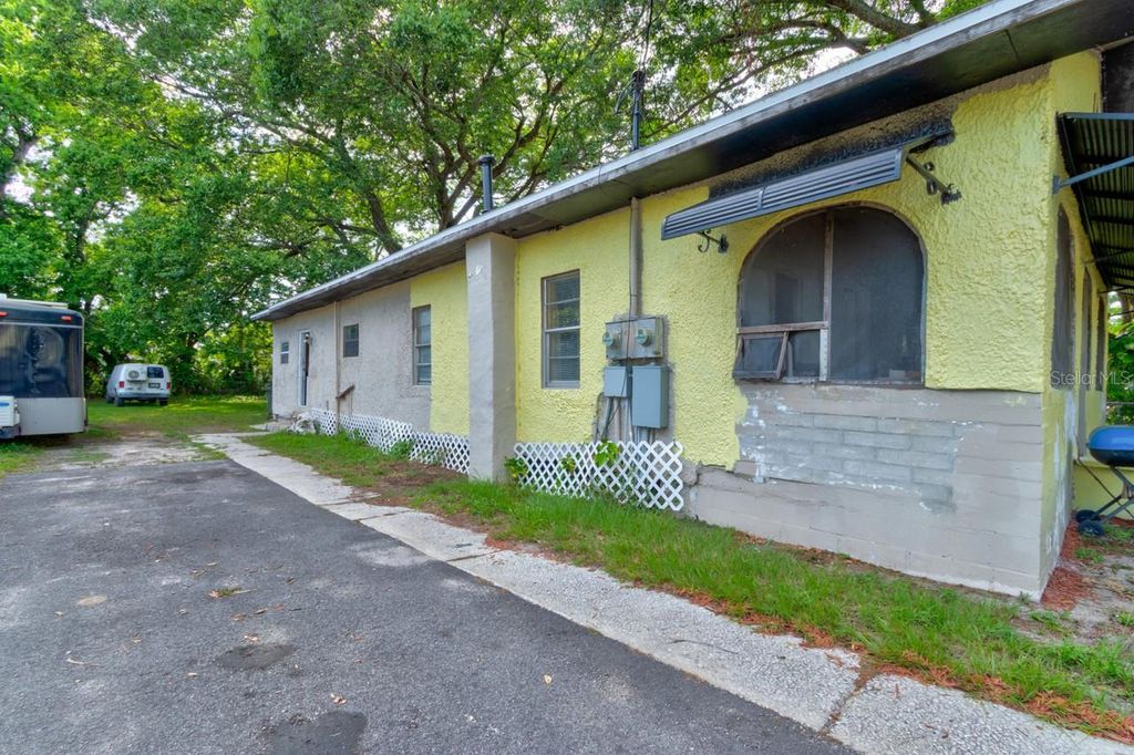 Photo of 326 Jefferson Street, Daytona Beach, FL 32114 (MLS # V4944394)