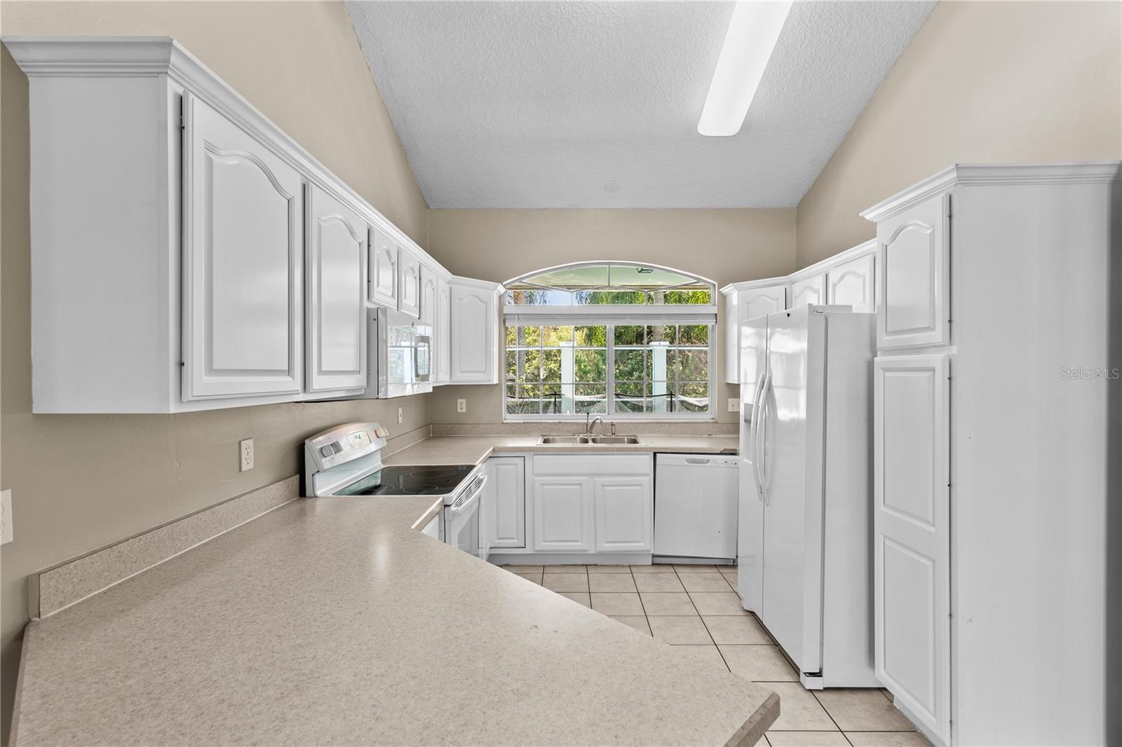5669 MERLIN WAY