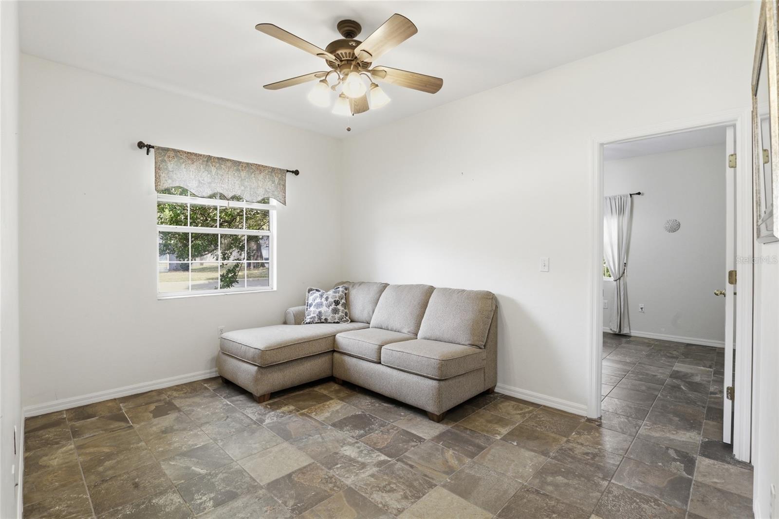 CHELSEA LANE - Residential