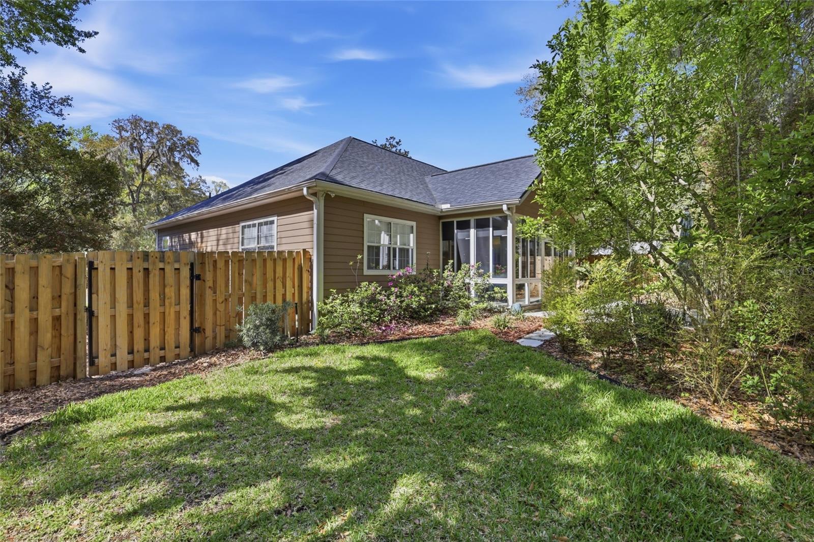 CHELSEA LANE - Residential