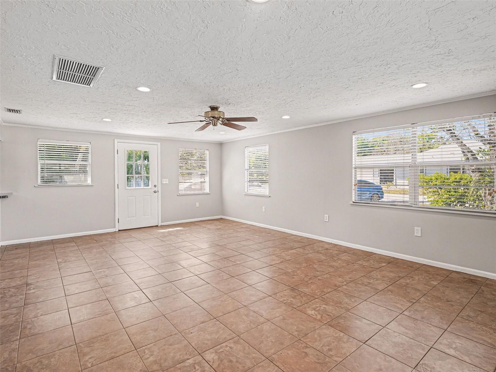 MCCOLLUMS LAKE - Residential