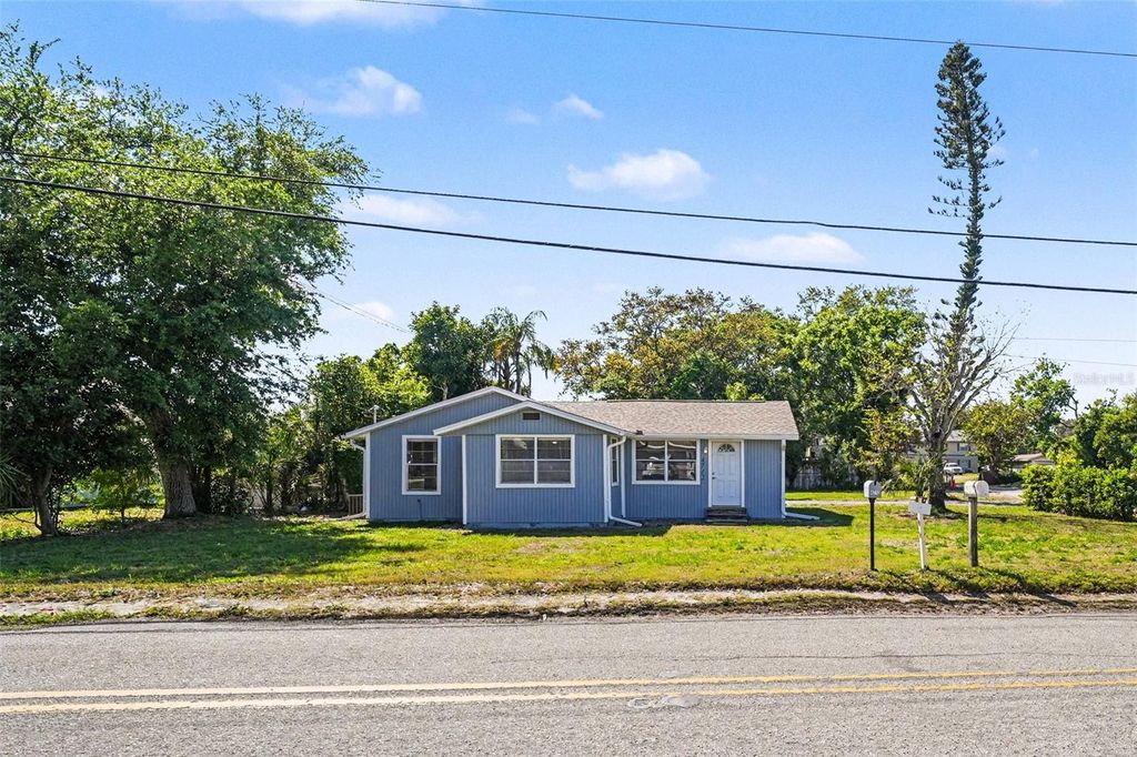 Photo of 4712 30th Street W, Bradenton, FL 34207 (MLS # TB8489399)