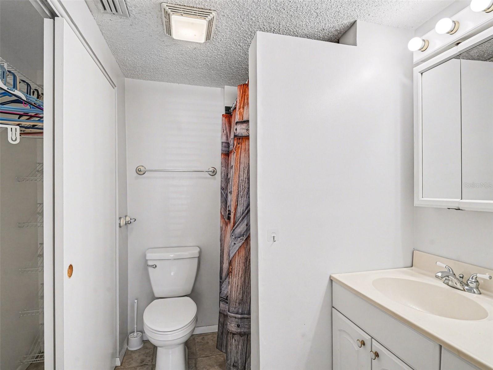 MCCOLLUMS LAKE - Residential