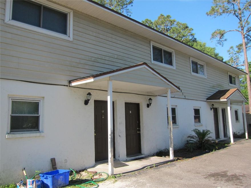 2BR/1.5BA Linton Oaks Townhome, convenient to Newberry Road, Butler Plaza, and Celebration Pointe shopping and dining, close to SWAG Center, fenced back yard, washing machine and dryer connections, ceramic tile and vinyl plank flooring, limited to three occupants