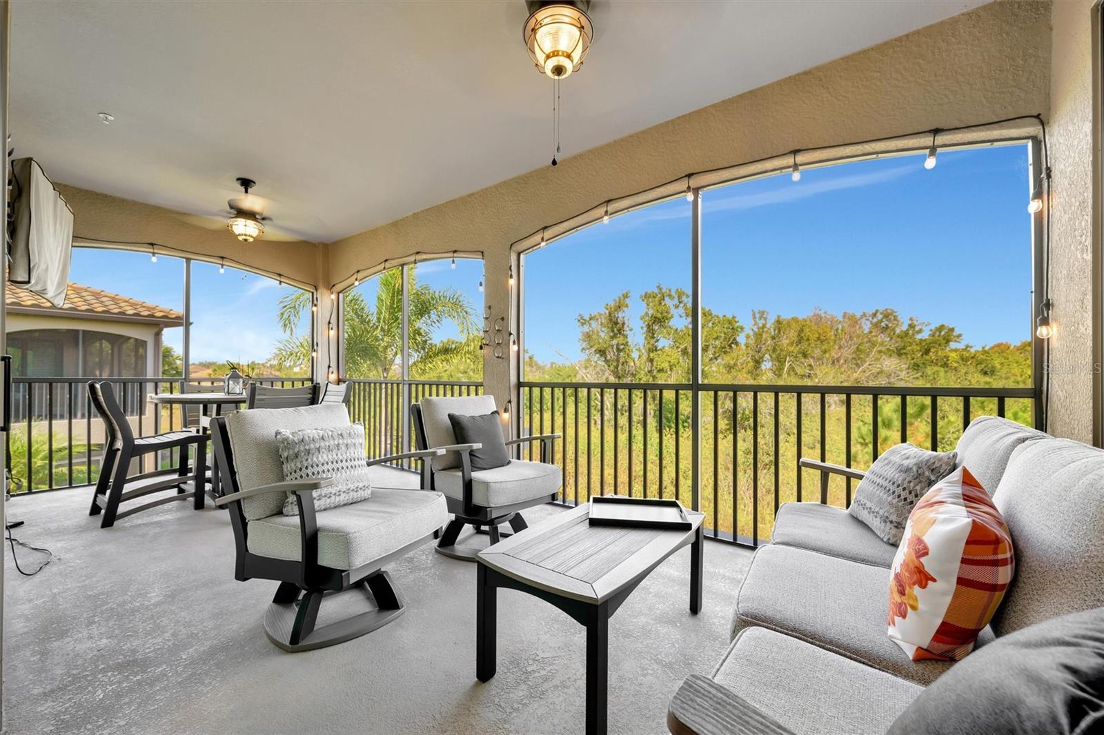 COACH HOMES III AT LAKEWOOD NATIONAL - Residential