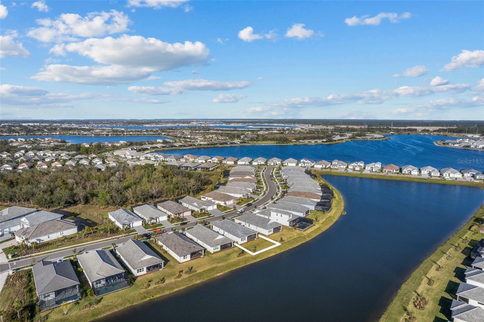 LAKEHOUSE COVE/WATERSIDE PHS 5 - Residential Lease