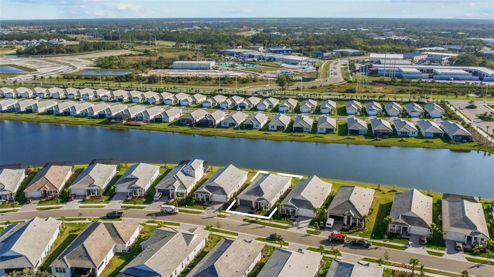 LAKEHOUSE COVE/WATERSIDE PHS 5 - Residential Lease