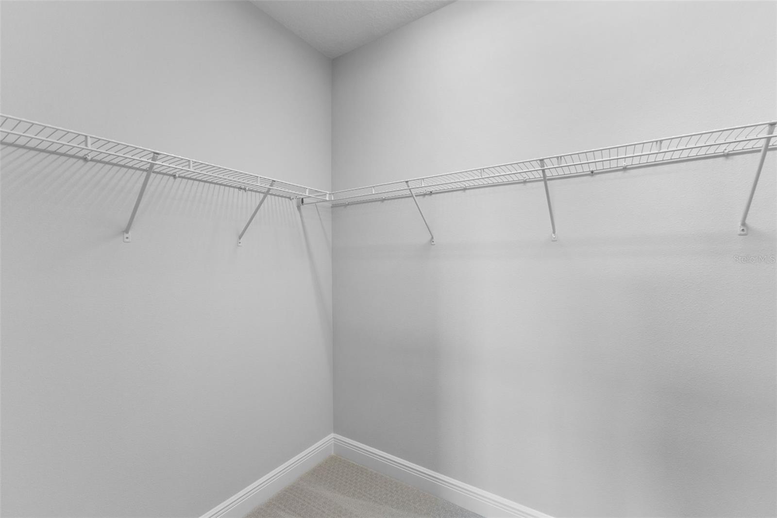 LAKEHOUSE COVE/WATERSIDE PHS 5 - Residential Lease