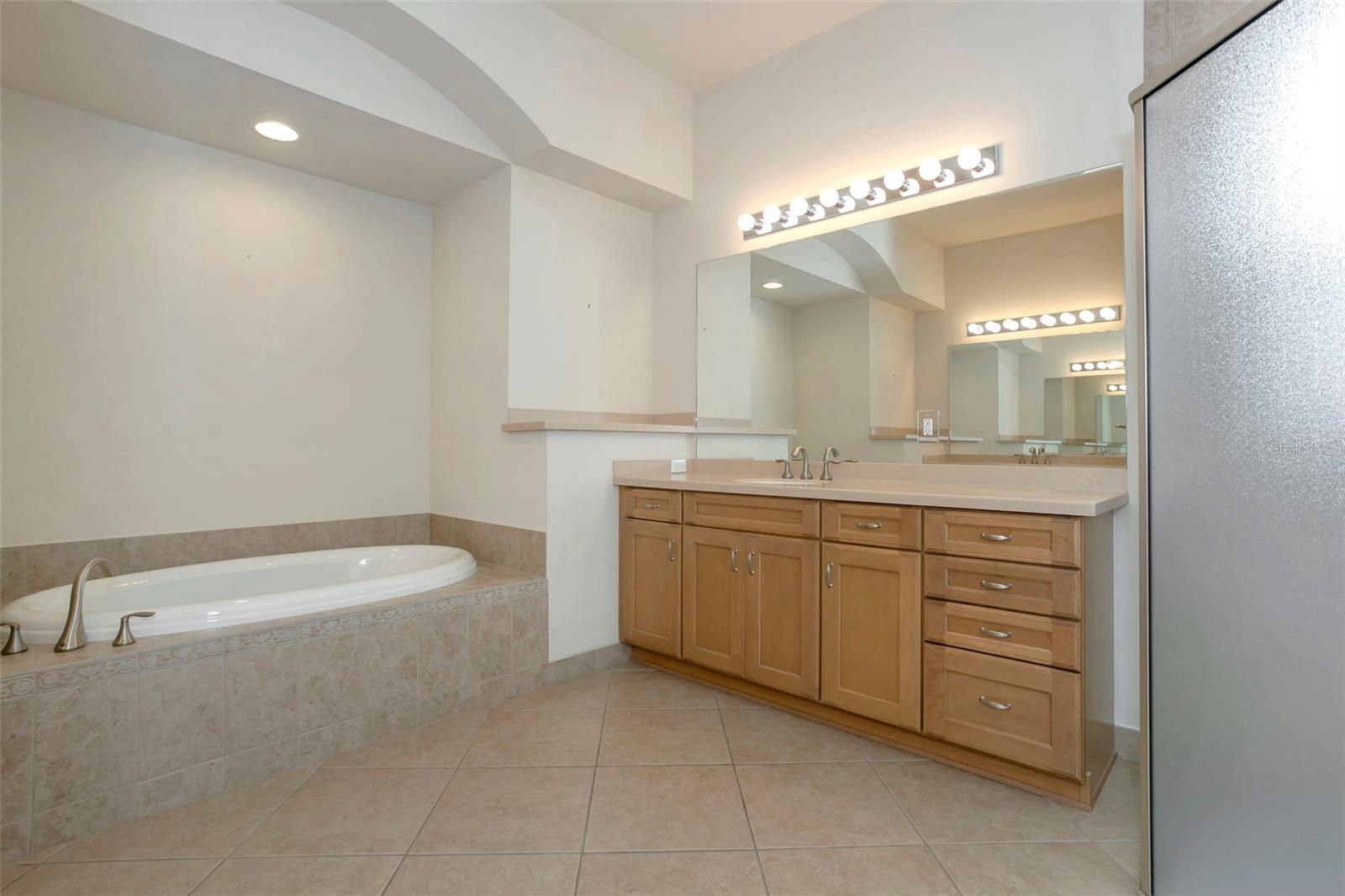 VALENCIA LAKES TR D PH 1 - Residential