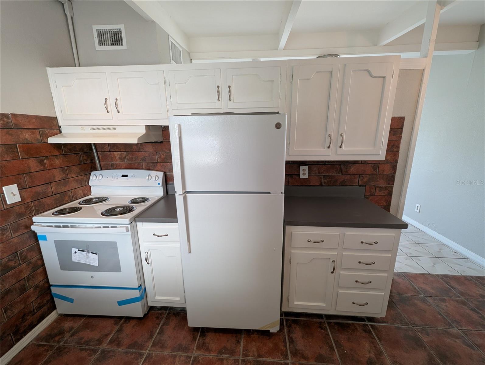 CLAIR MEL CITY UNIT 31 - Residential