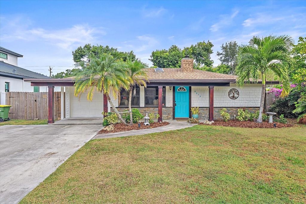 Photo of 2313 Loma Linda Street, Sarasota, FL 34239 (MLS # A4671821)