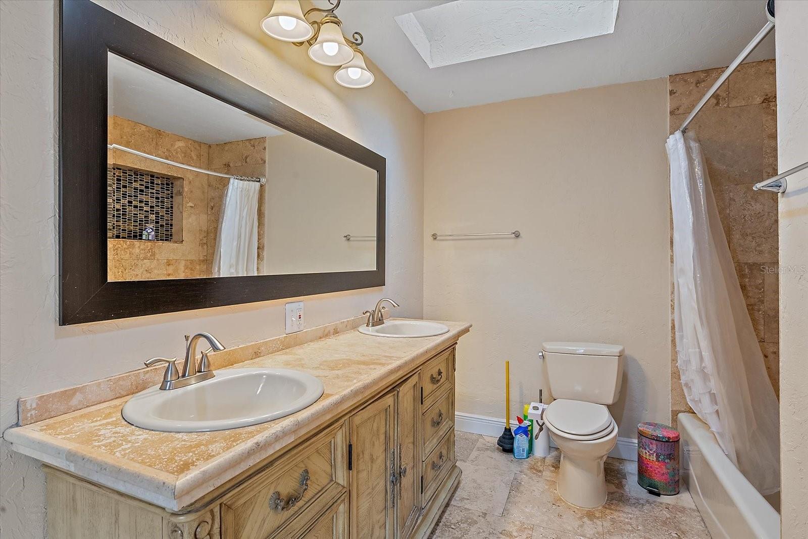 LOMA LINDA PARK - Residential