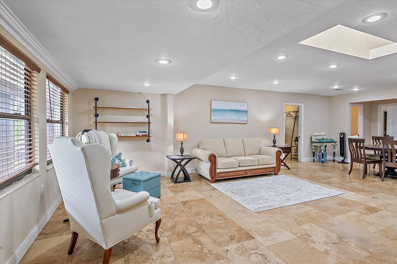 LOMA LINDA PARK - Residential