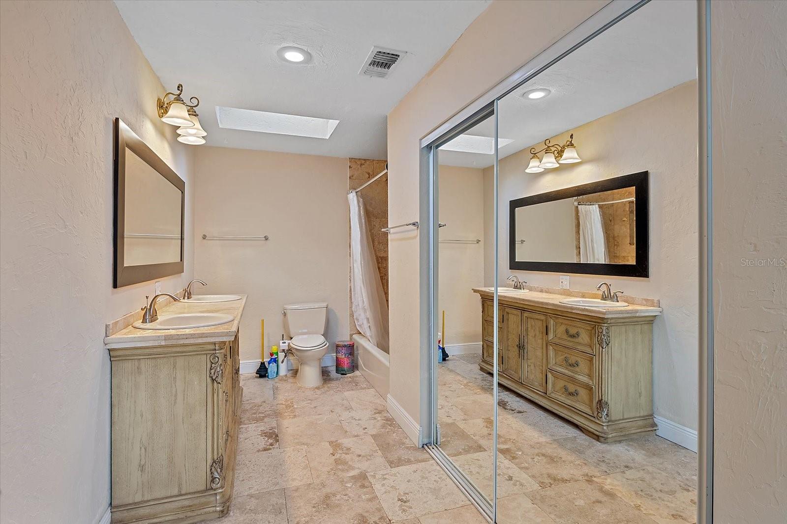 LOMA LINDA PARK - Residential