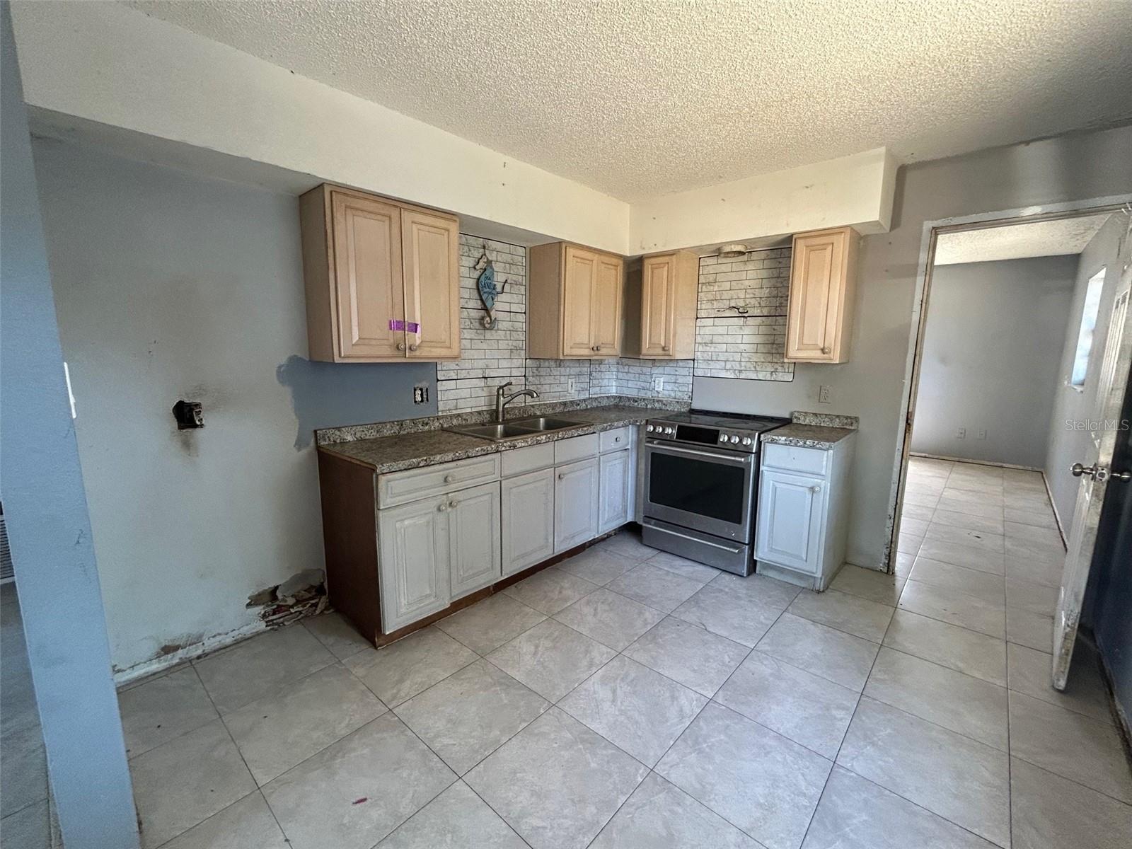 AIRPORT REV - Residential Income