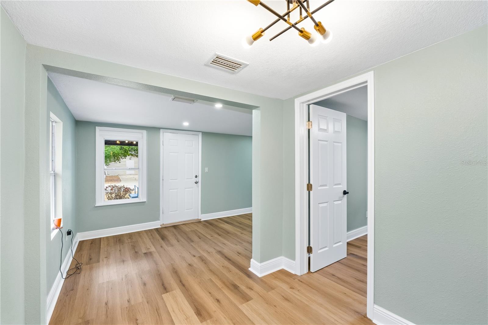 AUBURNDALE HEIGHTS - Residential