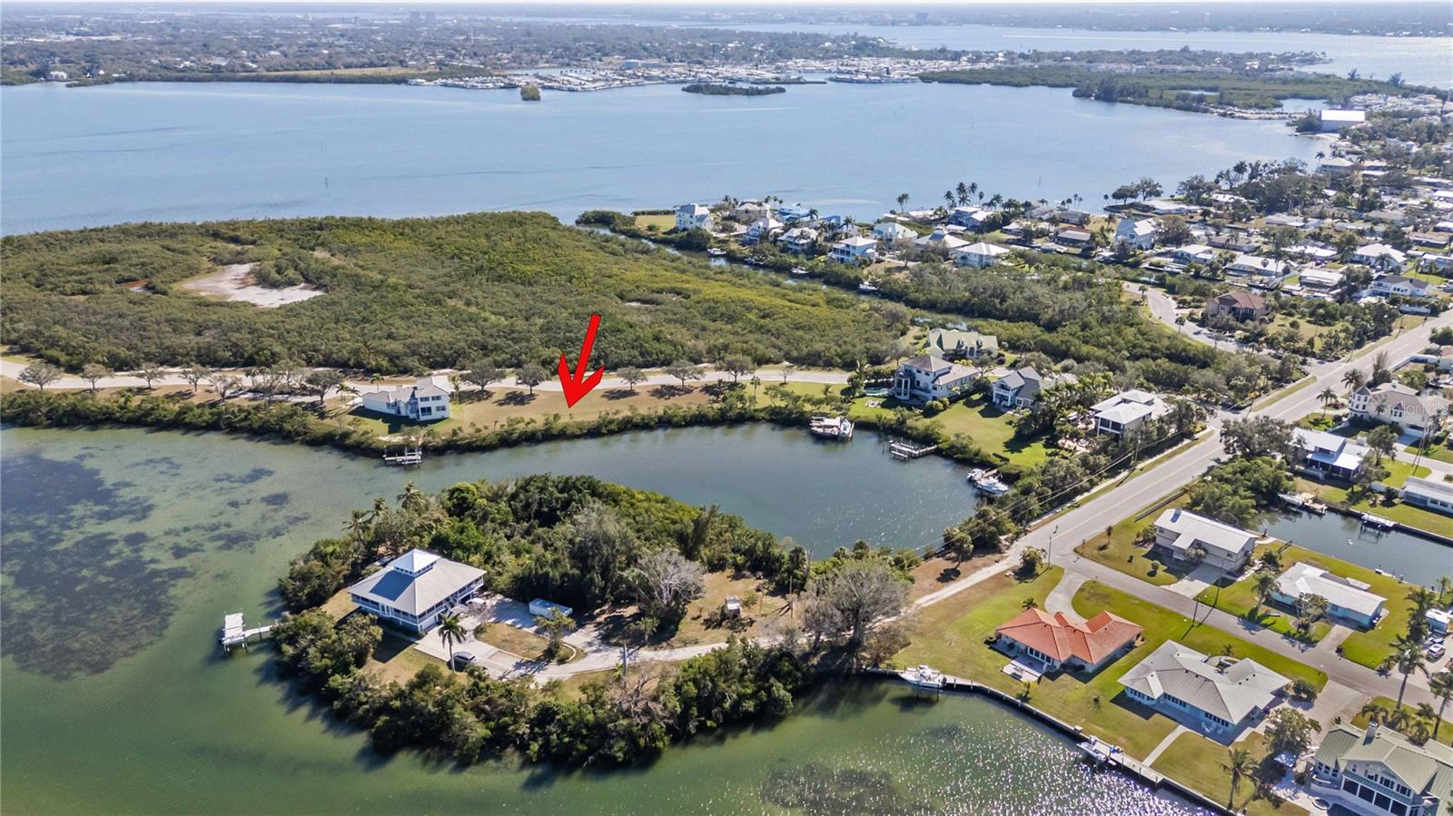 MANGROVE POINT - Land