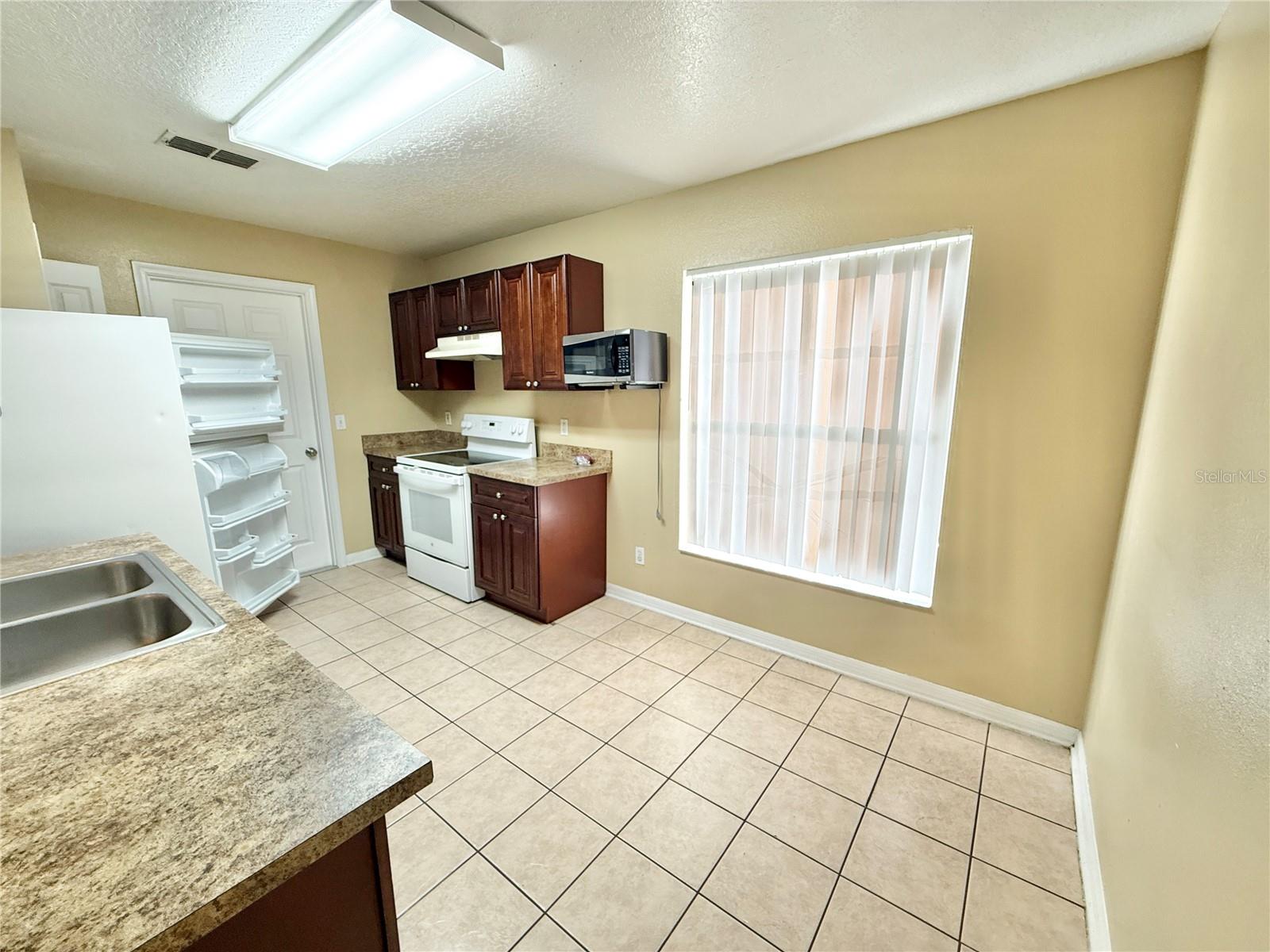 INDIAN POINT PH 05 - Residential Lease