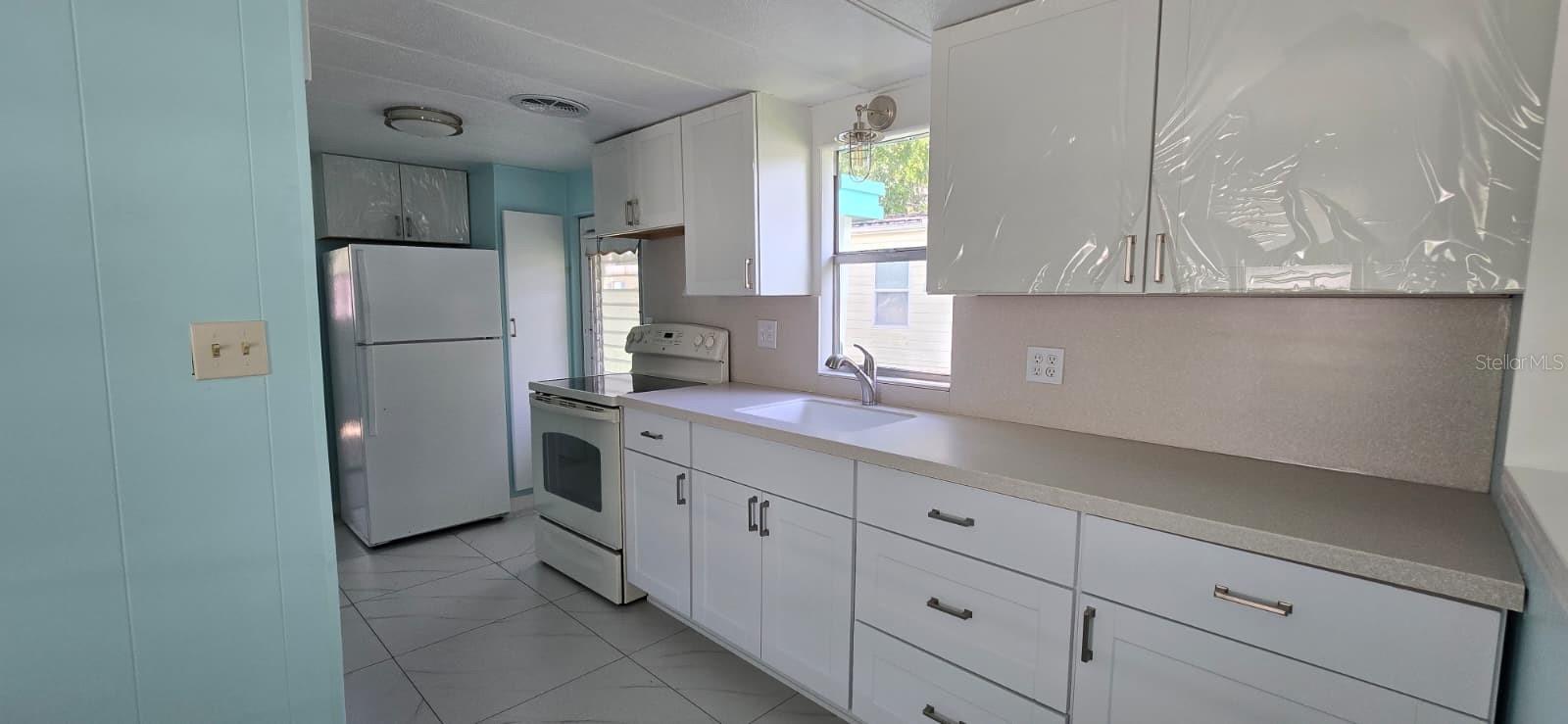 HEARTY HOST LAKE RESORT - Residential