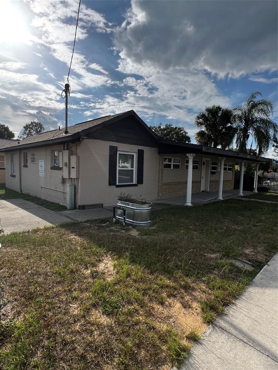Photo 1 of 25 — 1220 S BAY STREET S, EUSTIS, FL 32726