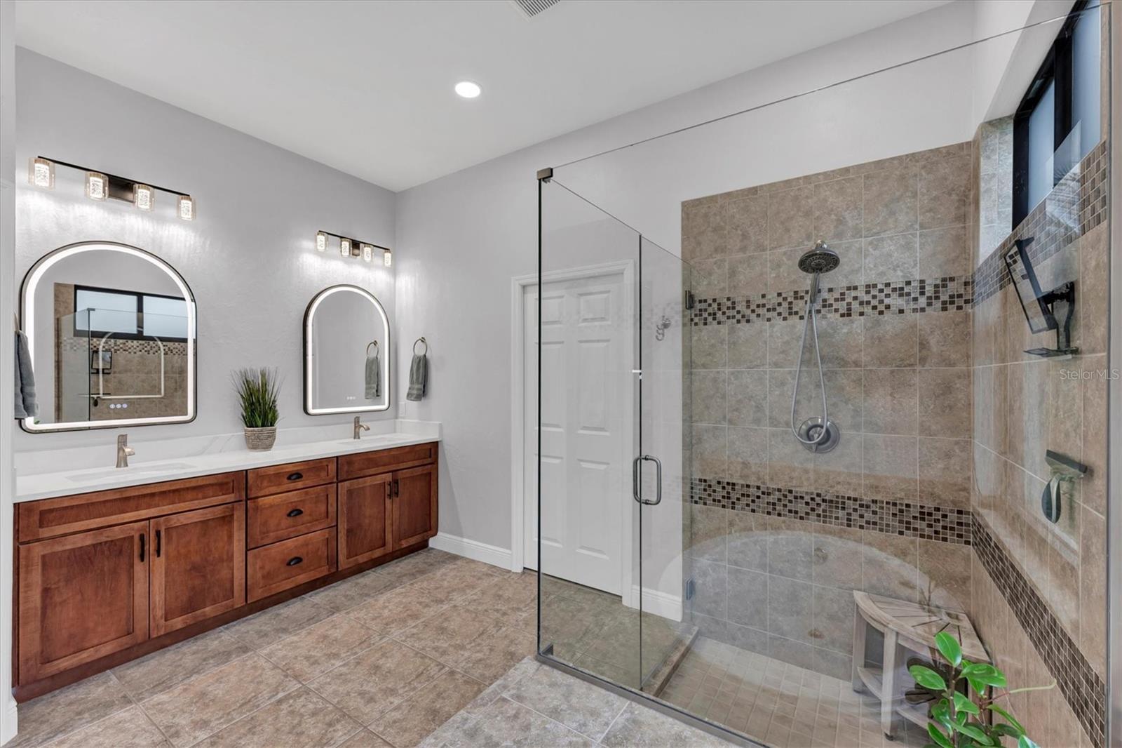 LEGENDS BAY - Residential Lease