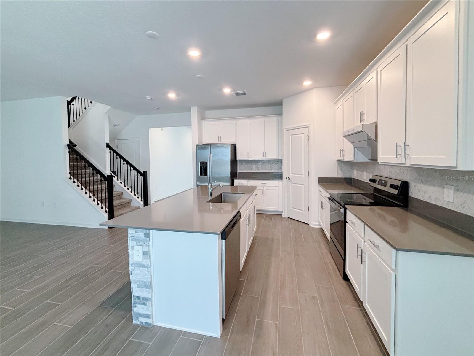 STOREY GROVE PH 5 - Residential Lease