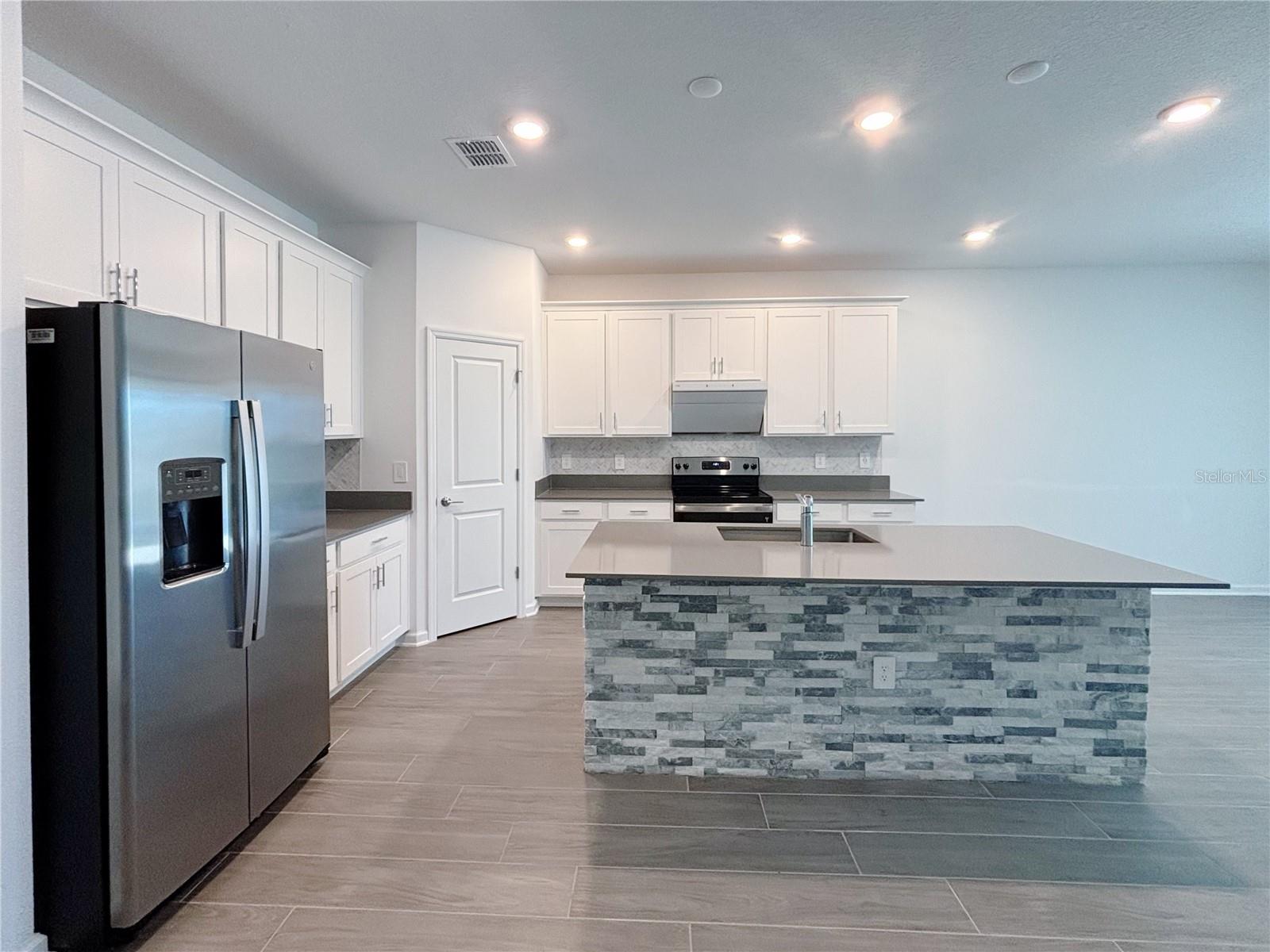 STOREY GROVE PH 5 - Residential Lease