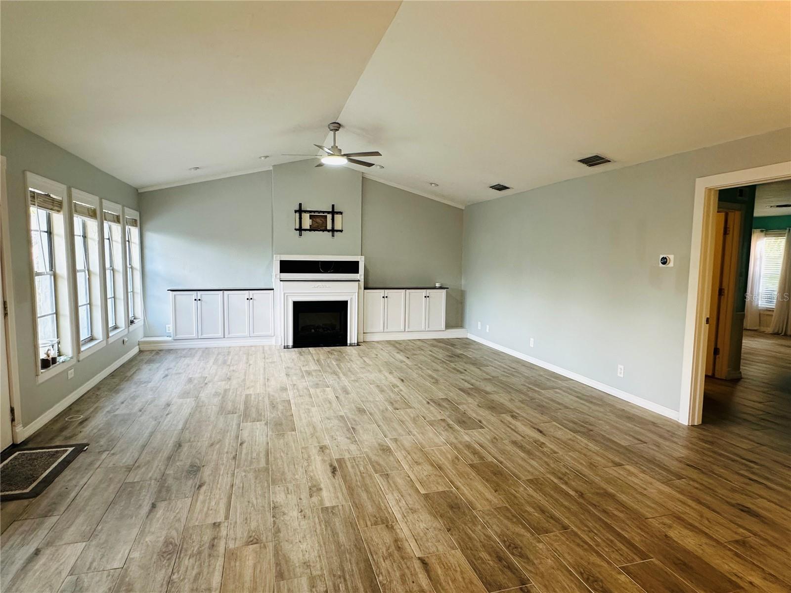 LAKE SARASOTA - Residential