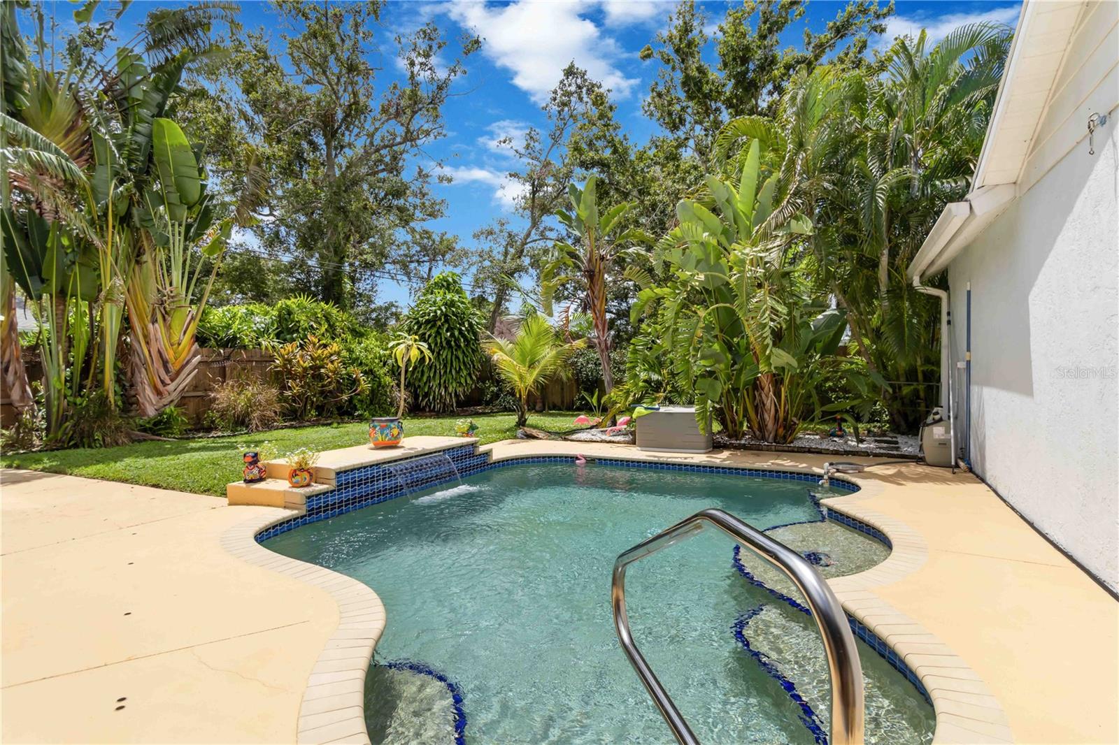 LAKE SARASOTA - Residential