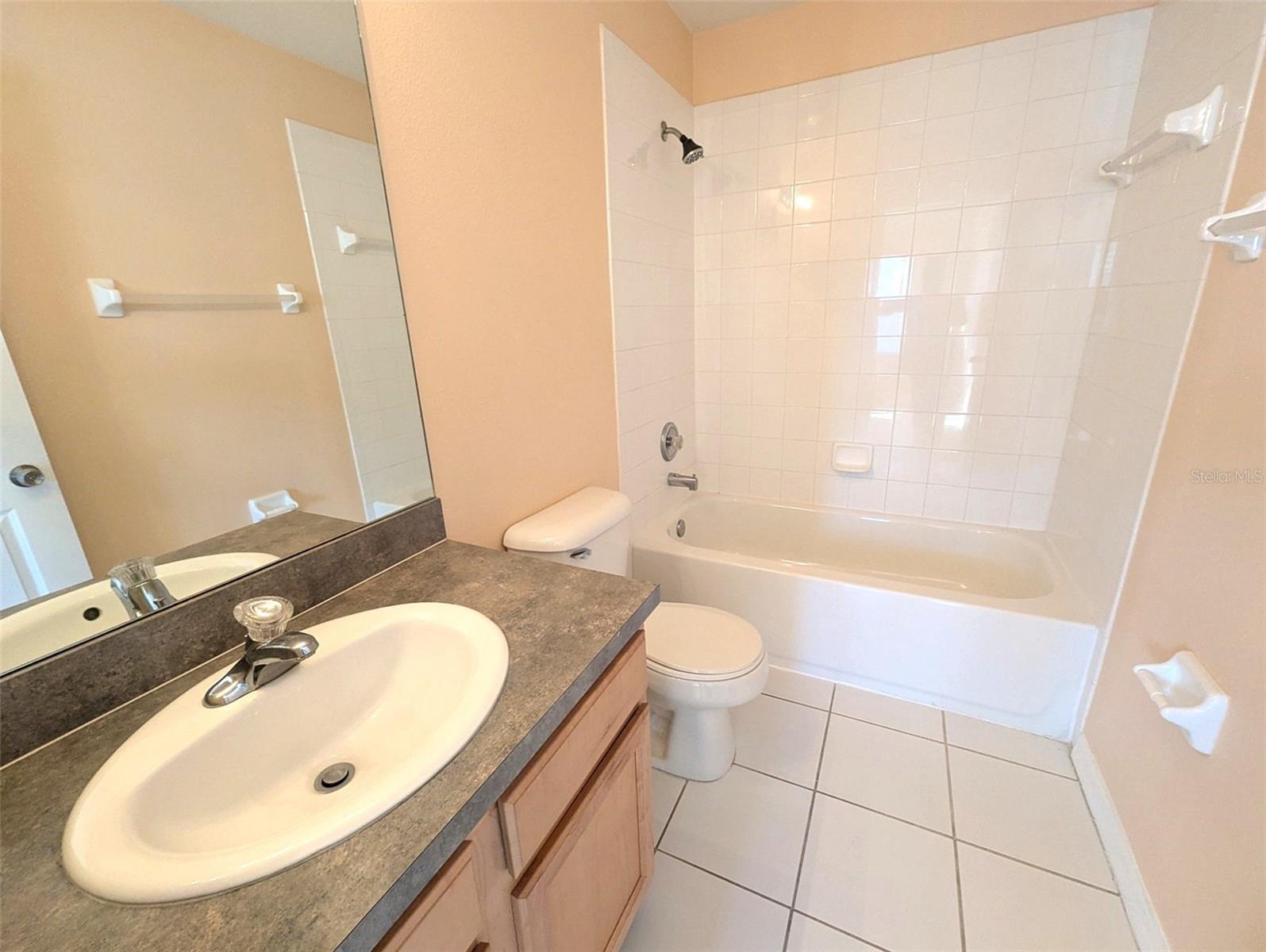 COUNTRY VIEW TWNHMS - Residential